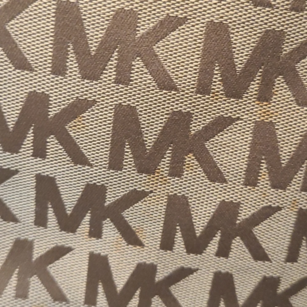 Handbag - Picture 4 of 9